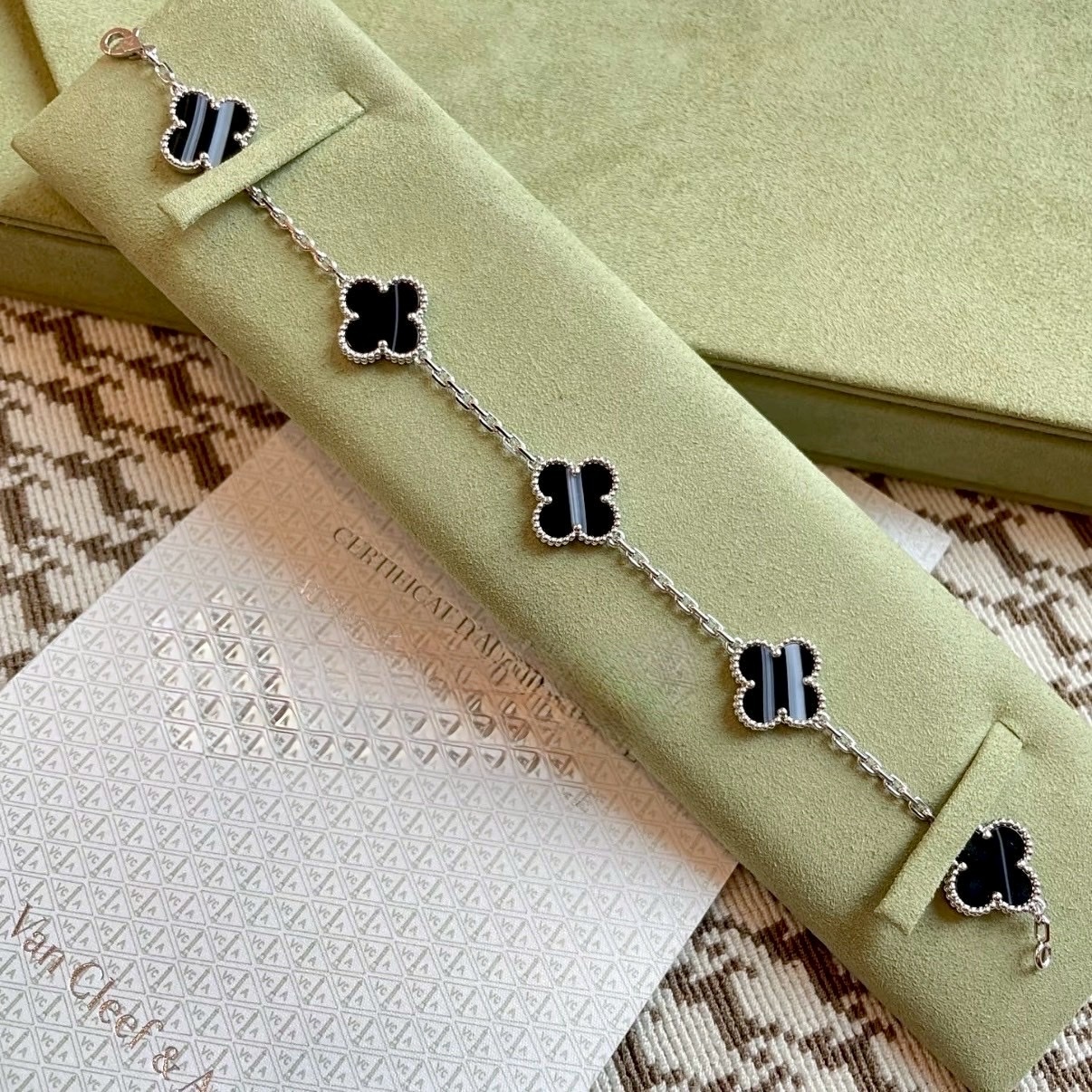 18k”限定脈紋黑瑪瑙五花中號四葉草手鍊