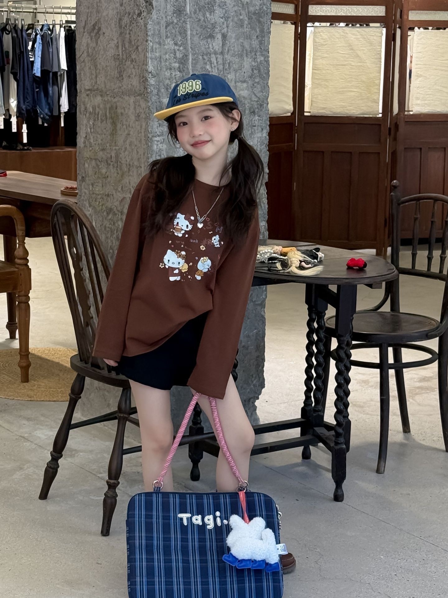 棕色貓咪寬鬆薄長袖上衣