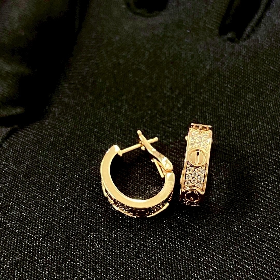 18k”經典滿天星鑽love鑽釘’高奢定製耳扣釘