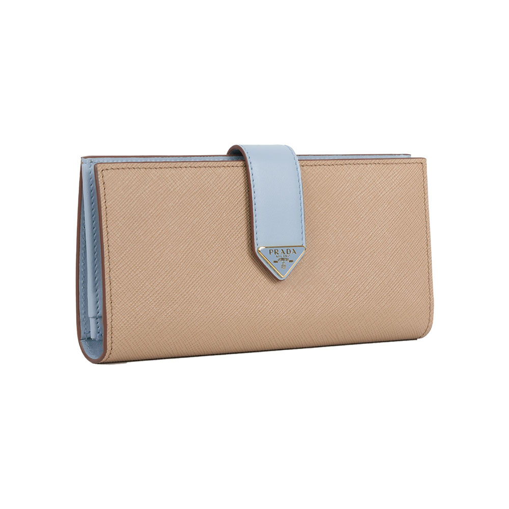【Prada】琺瑯三角Logo 撞色二折釦式長夾(沙色/淺藍色)