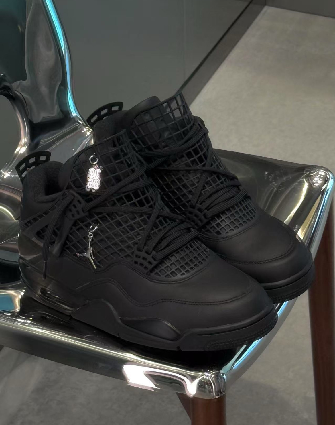 女鞋 NIKE W AIR JORDAN 4 NET 黑 皮革 吊飾 籃網 喬丹 緩震 運動鞋【FN7251-001】AJ4