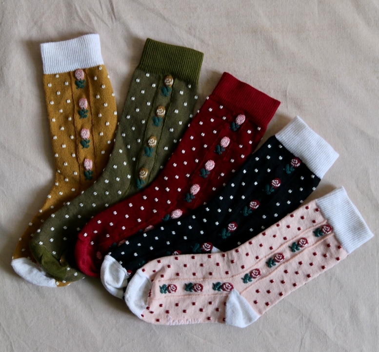 BONJOUR DIARY 森林小花襪Dots/flowers socks black