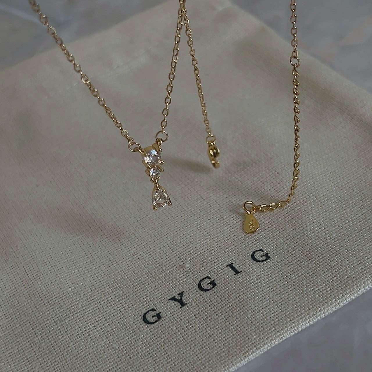 Gy’ chic 細閃閃小滴鑽細緻氛感’垂墜細鎖骨鏈/現貨1