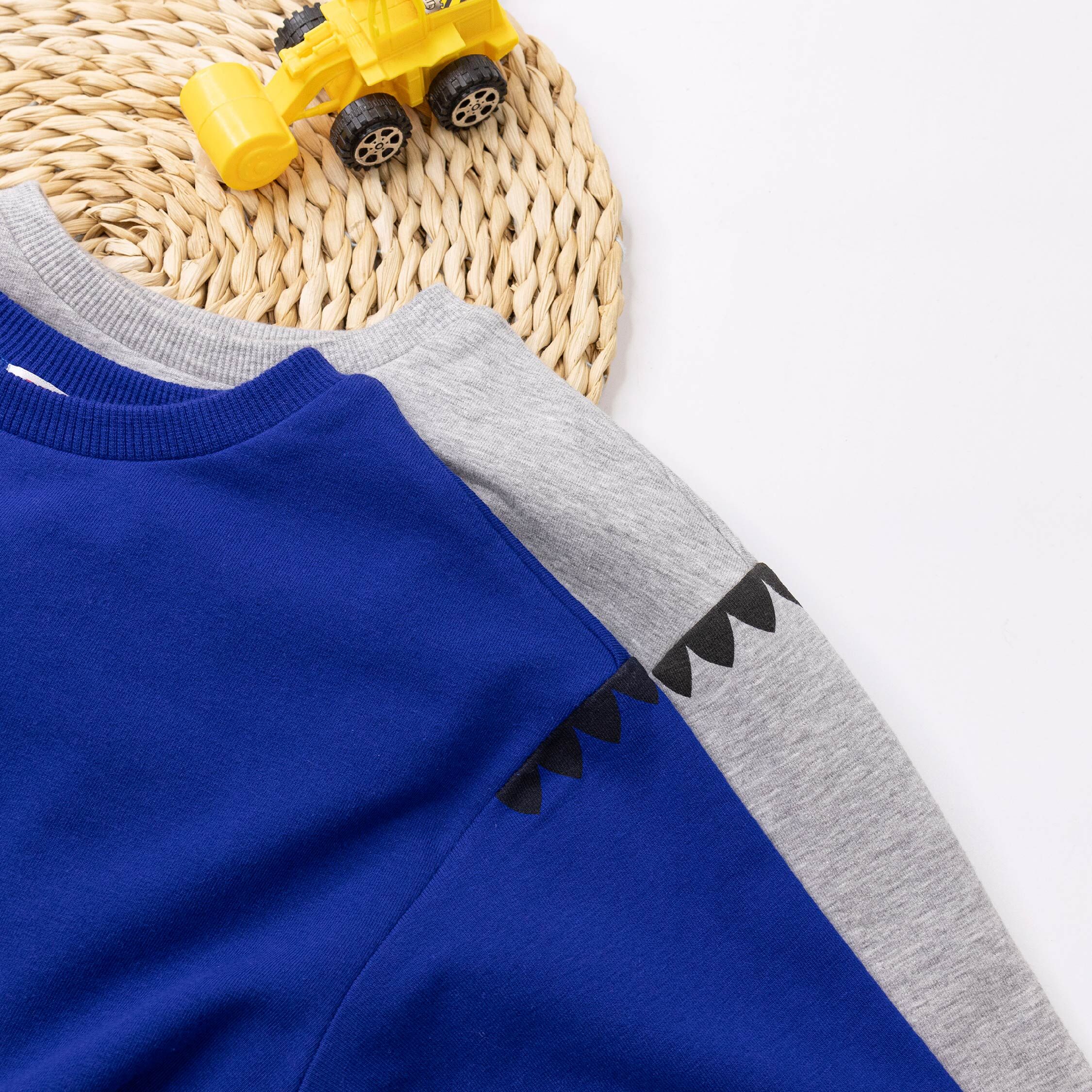 波紳士【22517】淘氣恐龍與警車舒適上衣＊二色