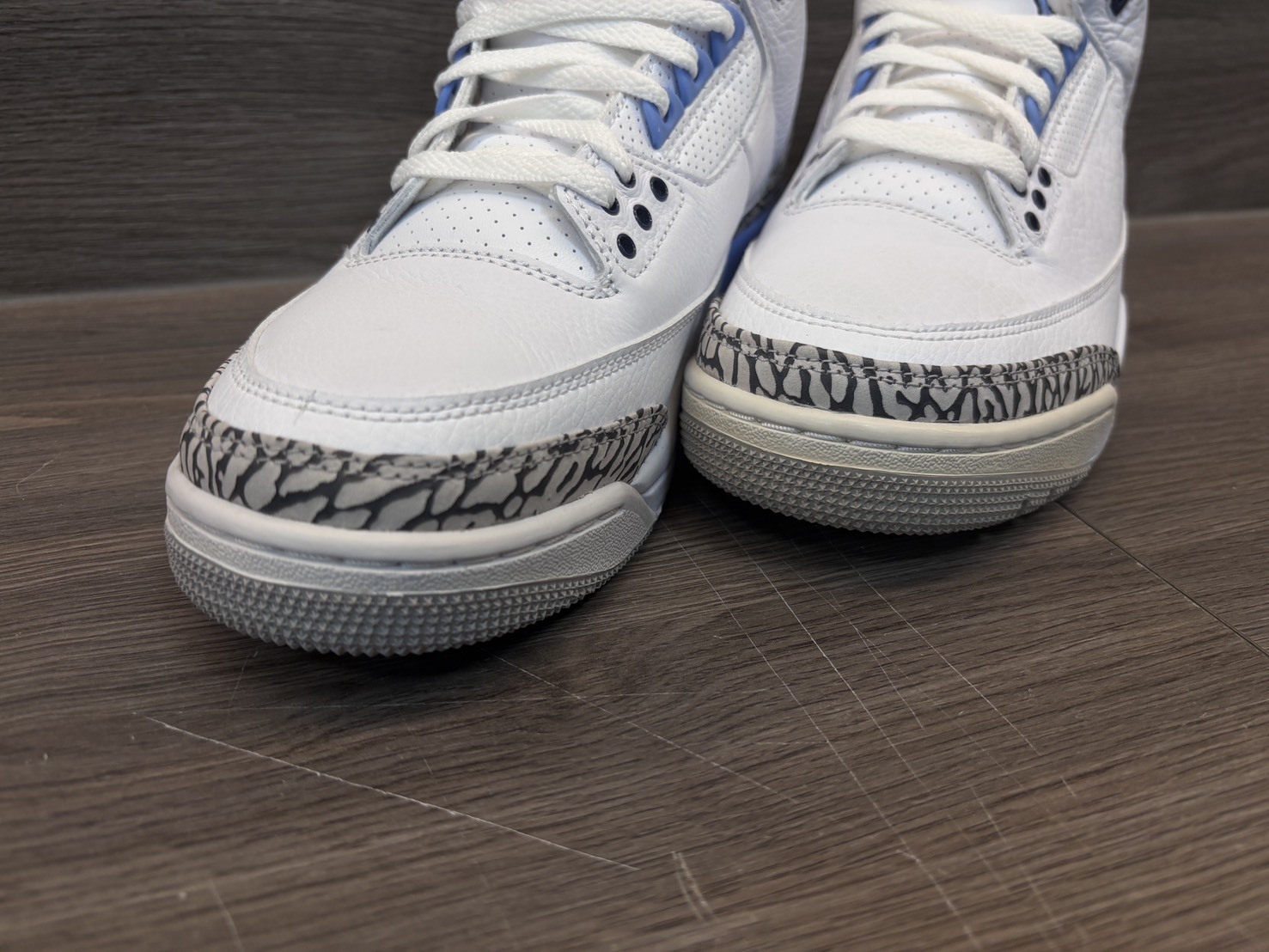 【瑕疵商品】-(B9b)-AIR JORDAN 3 RETRO "UNC" 北卡藍-CT8532 104