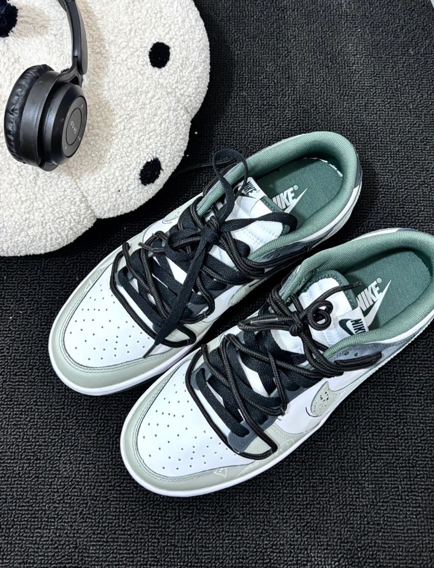 【訂製鞋款】Nike Dunk Low 塗鴉 做舊 白藍 訂製 休閒鞋 DV0833-111(Team1190-城市風暴）
