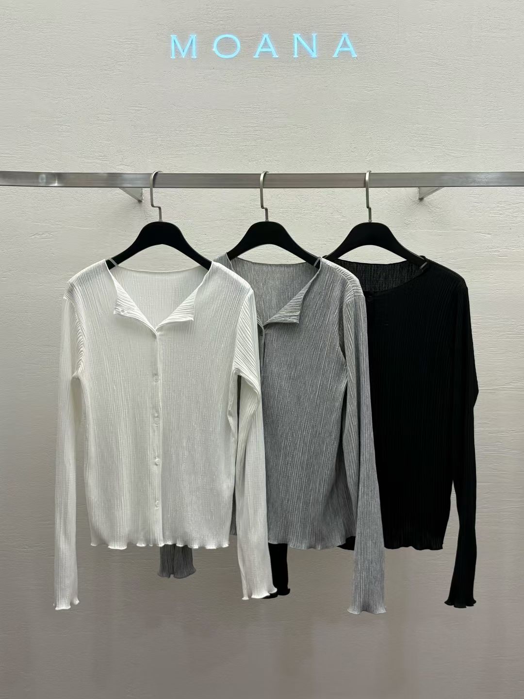 MK5006 樹紋排扣木耳邊上衣 *特價* (優惠碼同充值購物金不適用)