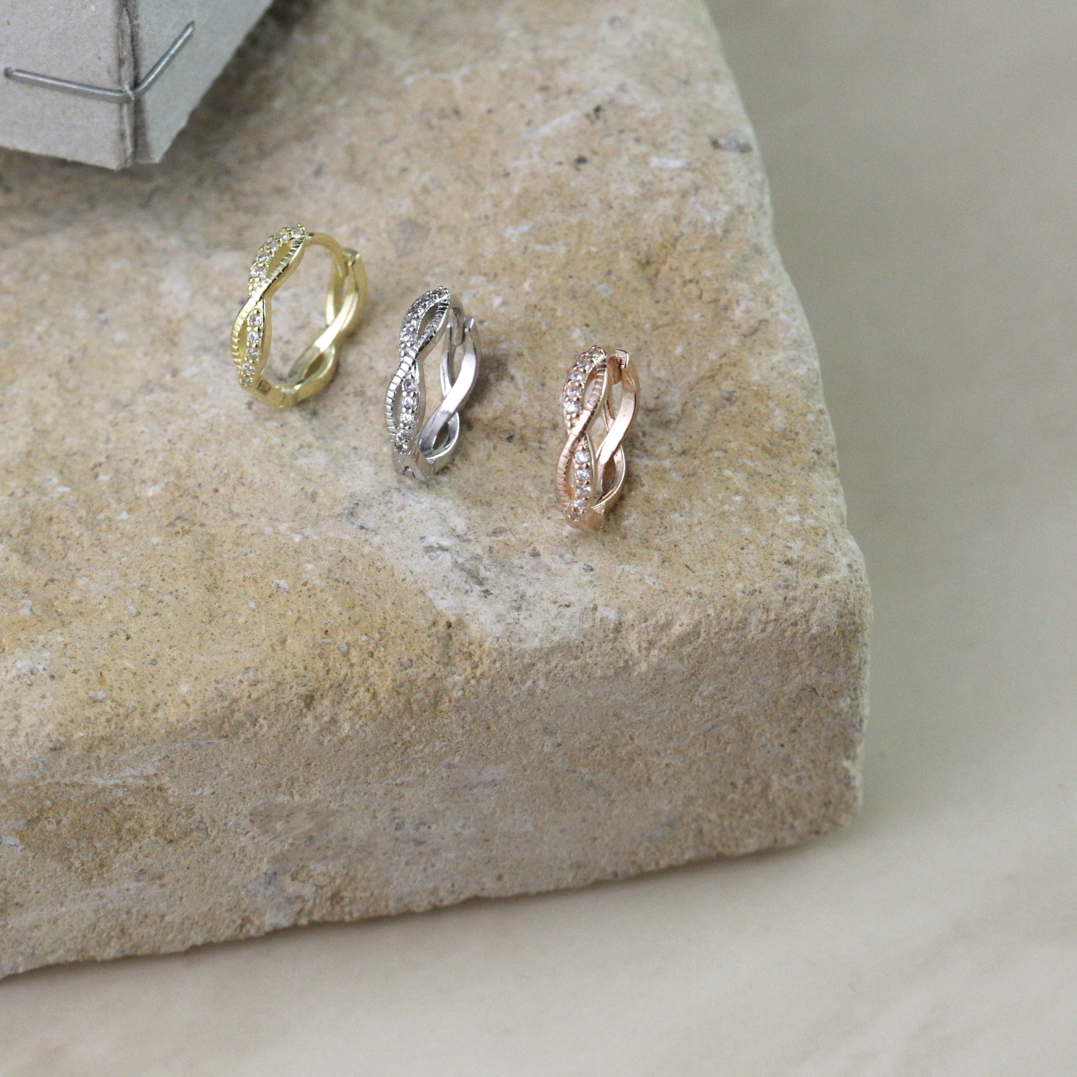 Sve17  (12mm(s)鋯石扭紋圈耳環）