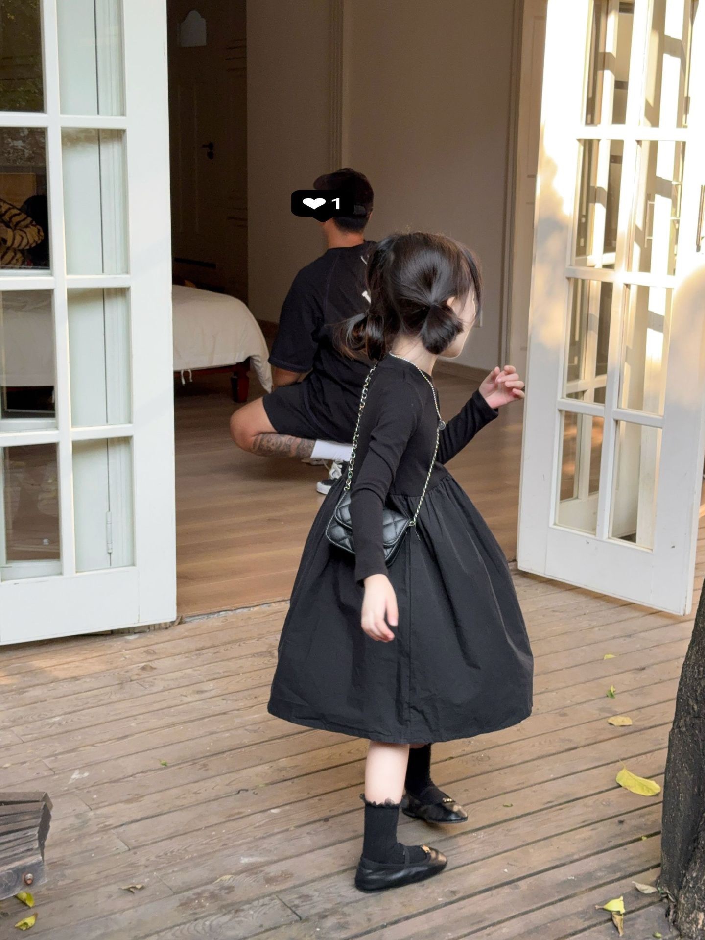 美美的優雅黑洋裝