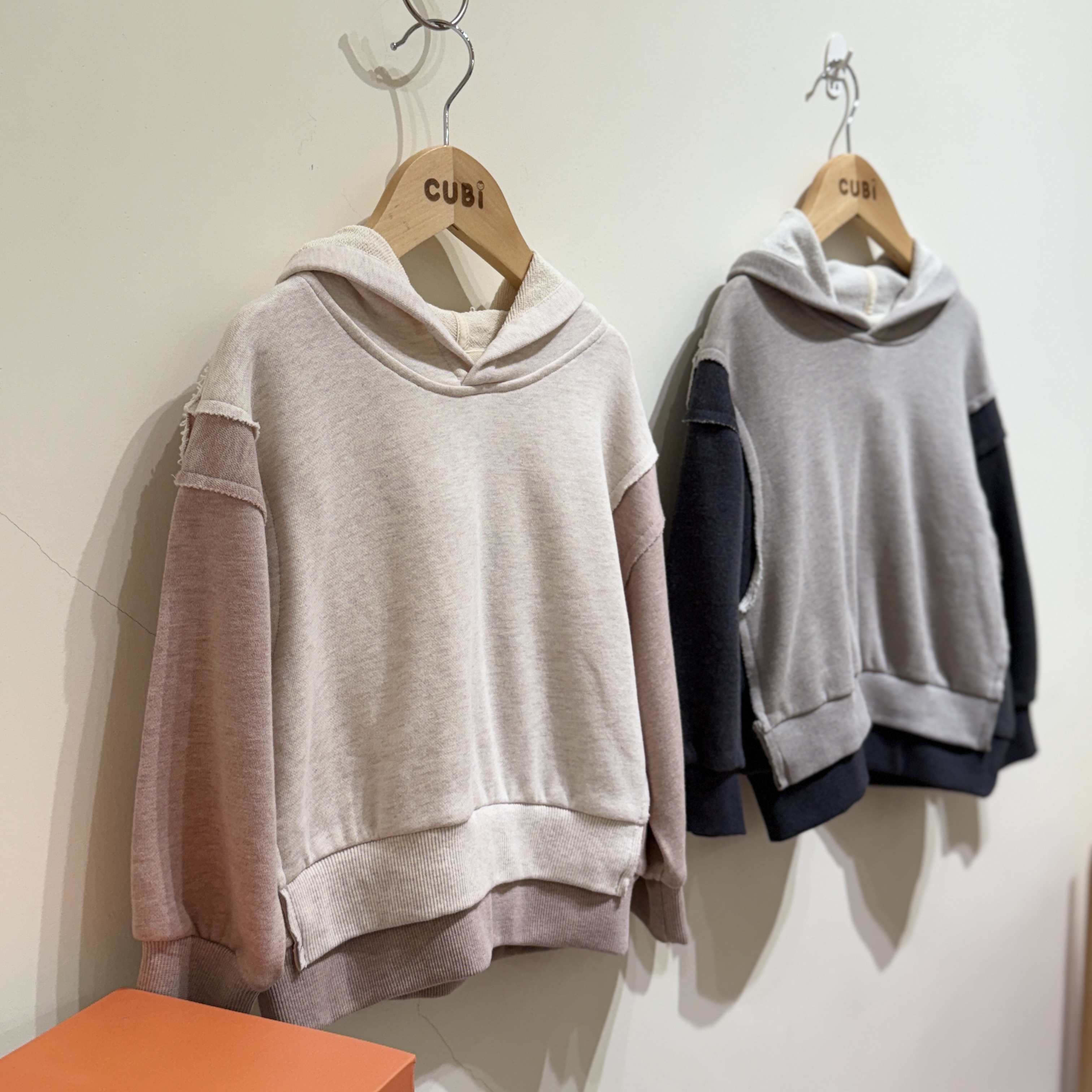 25秋 假兩件造型連帽T（兩色）