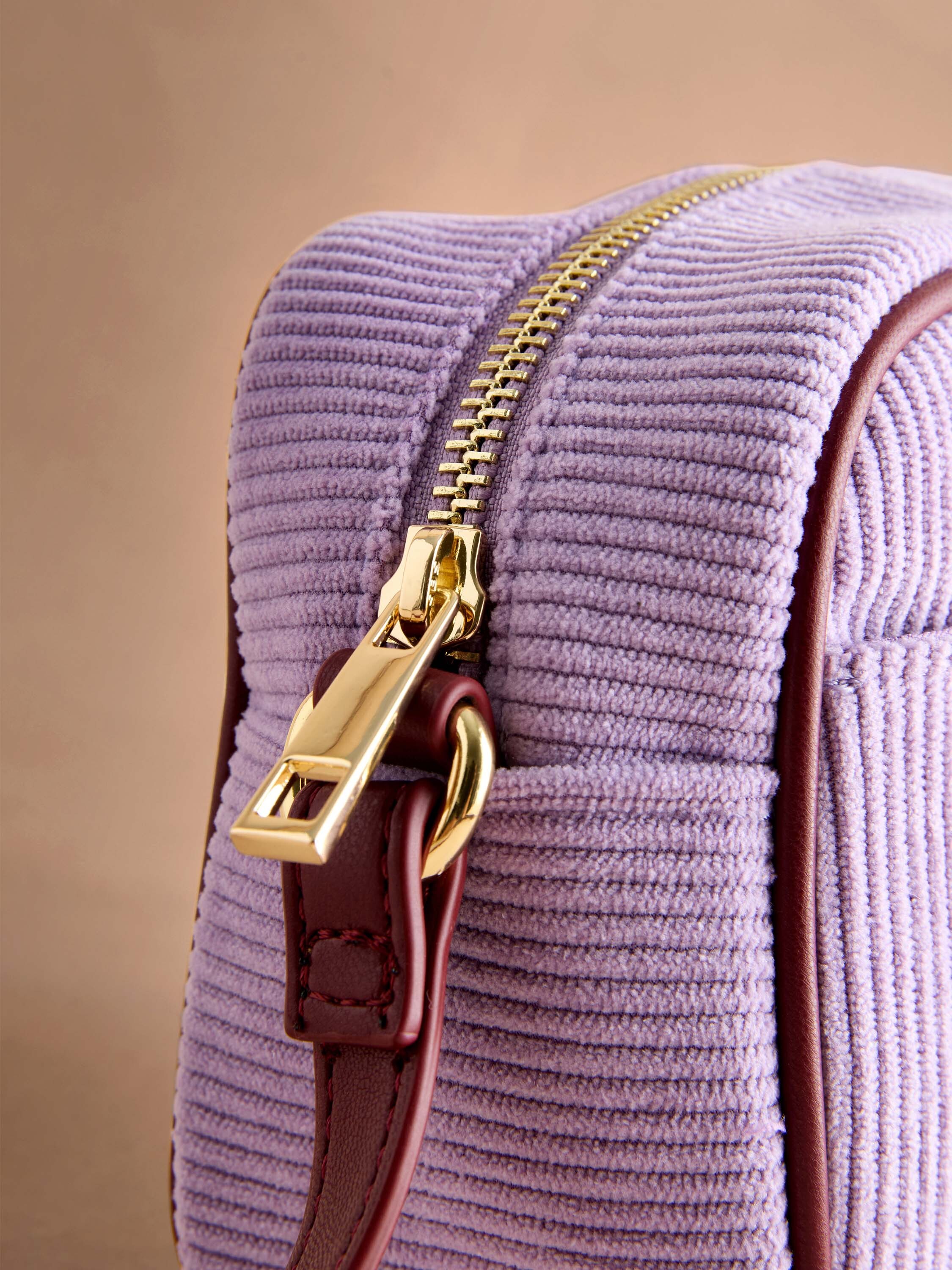 Plain Pink 燈心絨斜背相機包