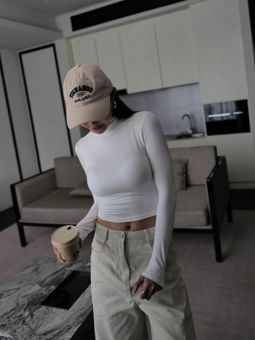 中高領附胸墊厚杯性感短版上衣*4色