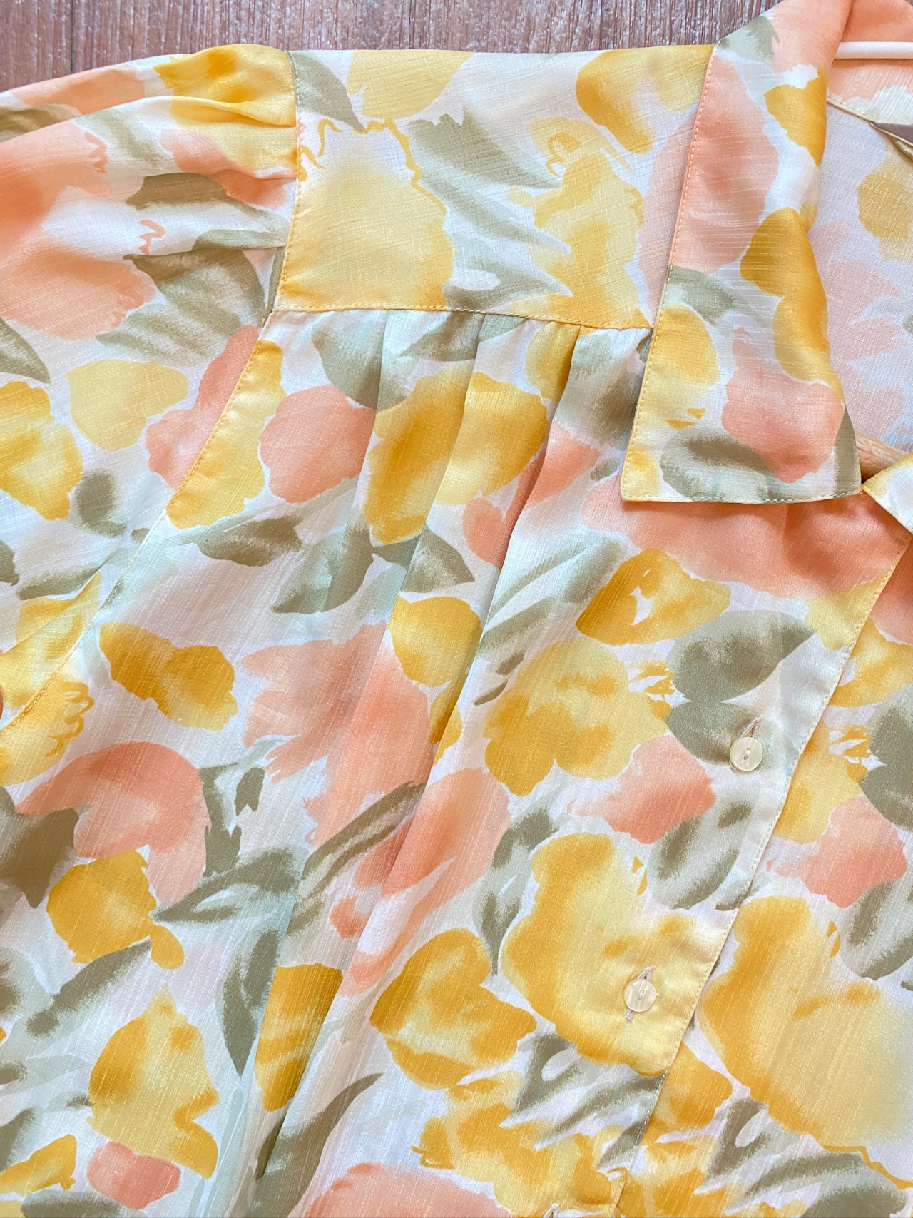 粉色水彩風大花古著上衣