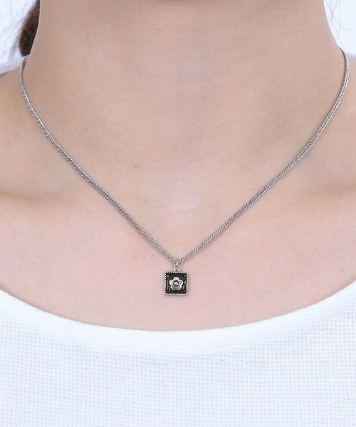 MARY QUANT / Square Metal Necklace