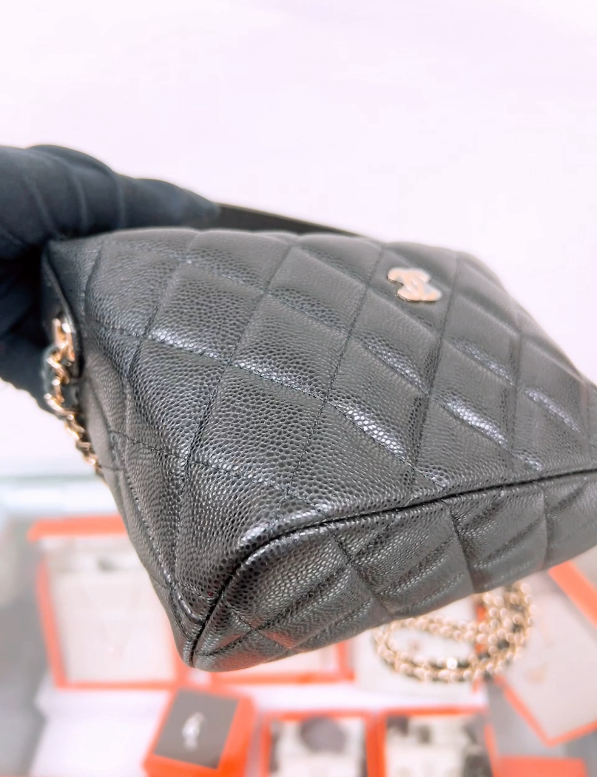 *Unused* Chanel clutch with chain 飯盒包