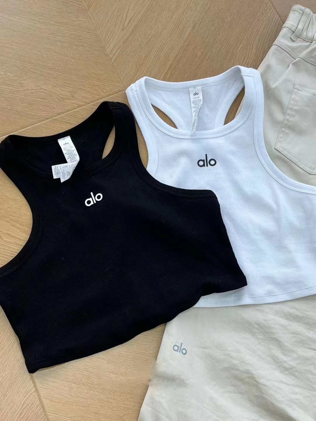 代購-alo yoga  Aspire  Aspire JISOO 系列 修身 瑜伽背心  女款