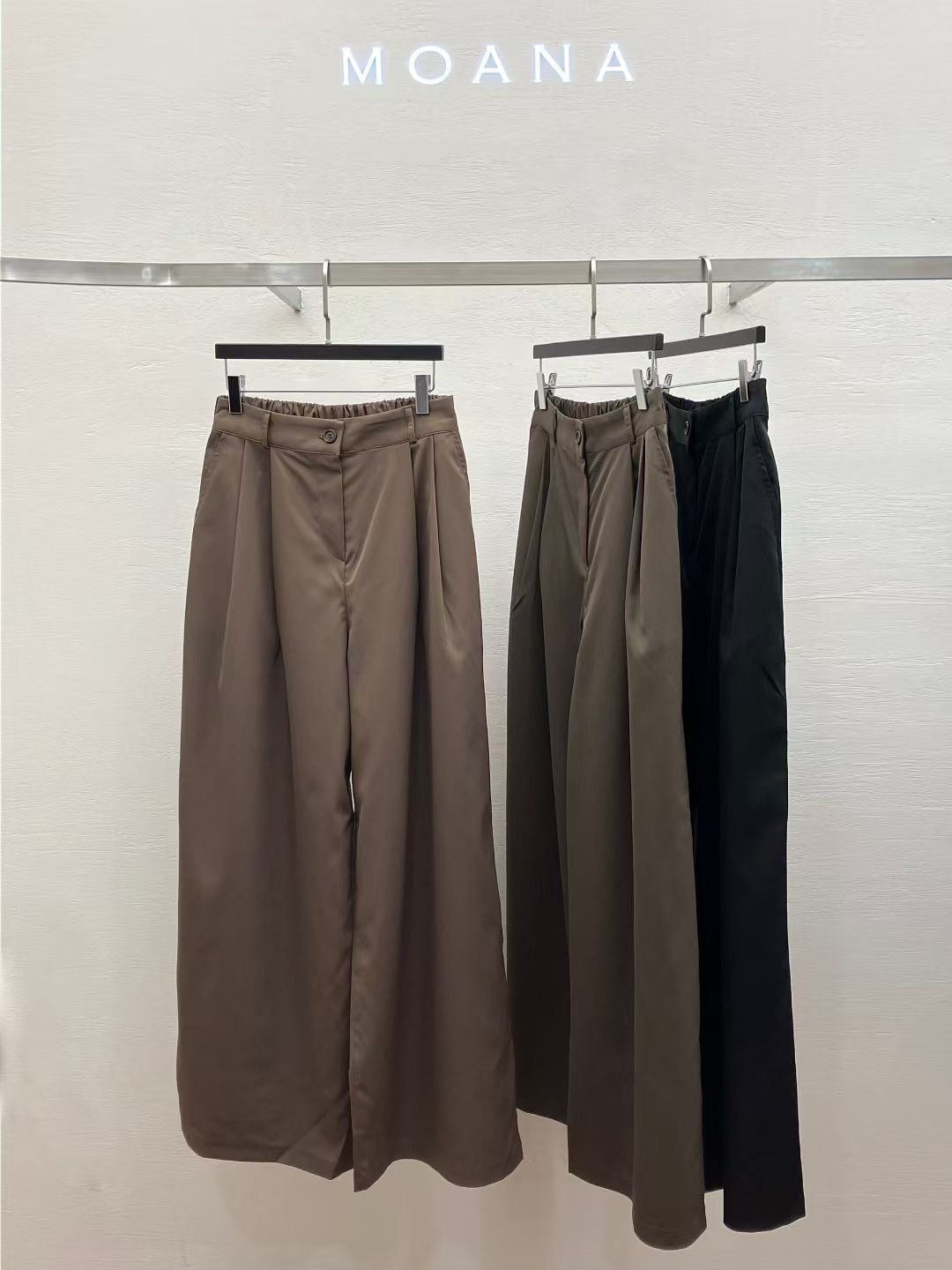 MK5026 壓摺垂感後橡筋闊筒長褲 *特價* (優惠碼同充值購物金不適用)