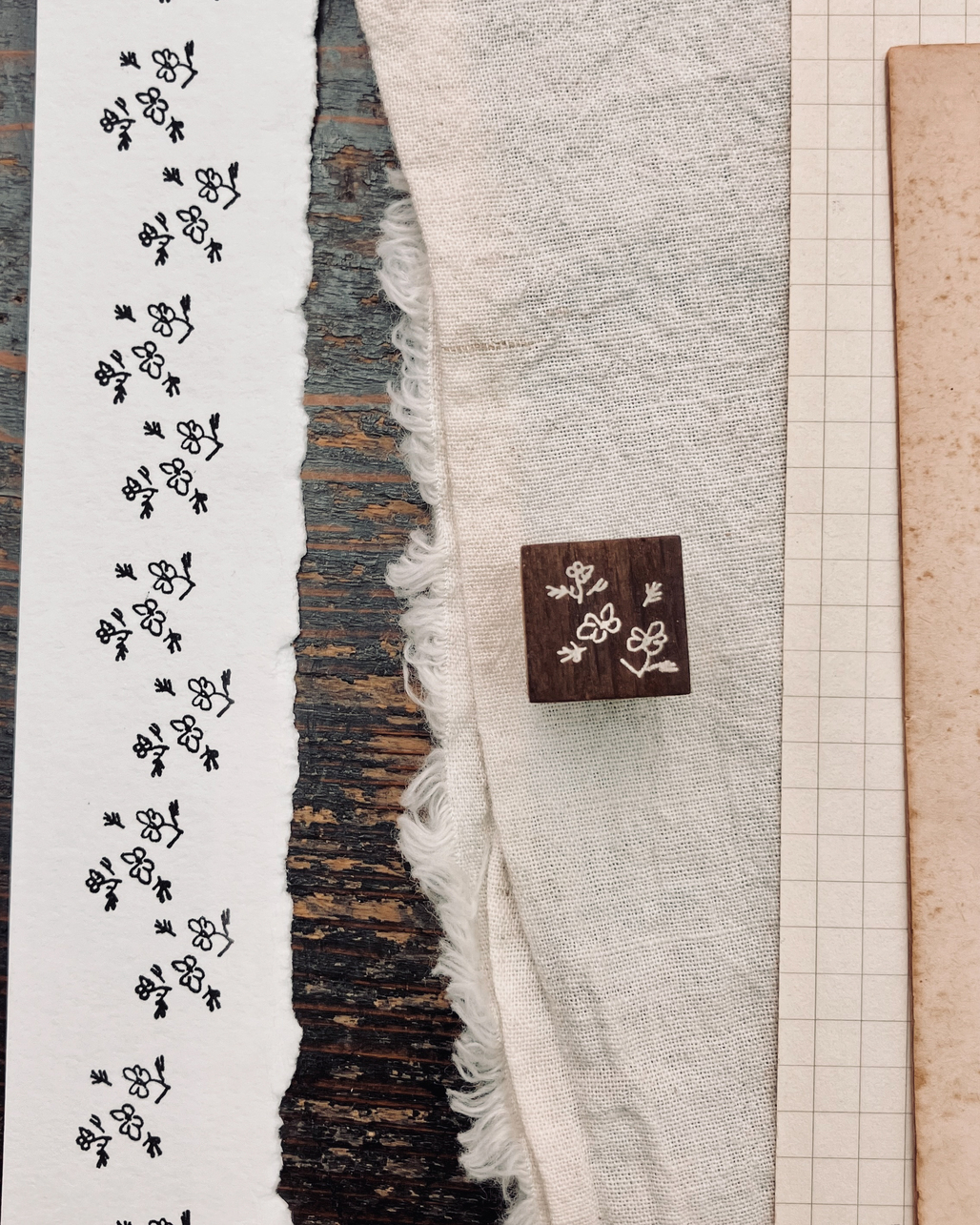 羊君．大波斯菊 𝐂𝐨𝐬𝐦𝐨𝐬 復古櫸木印章