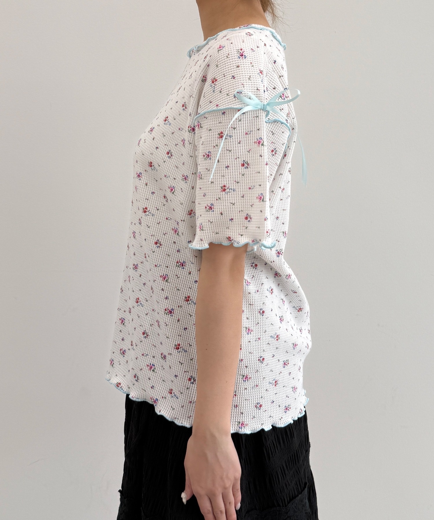 kutir / Small floral waffle ribbon T-shirt