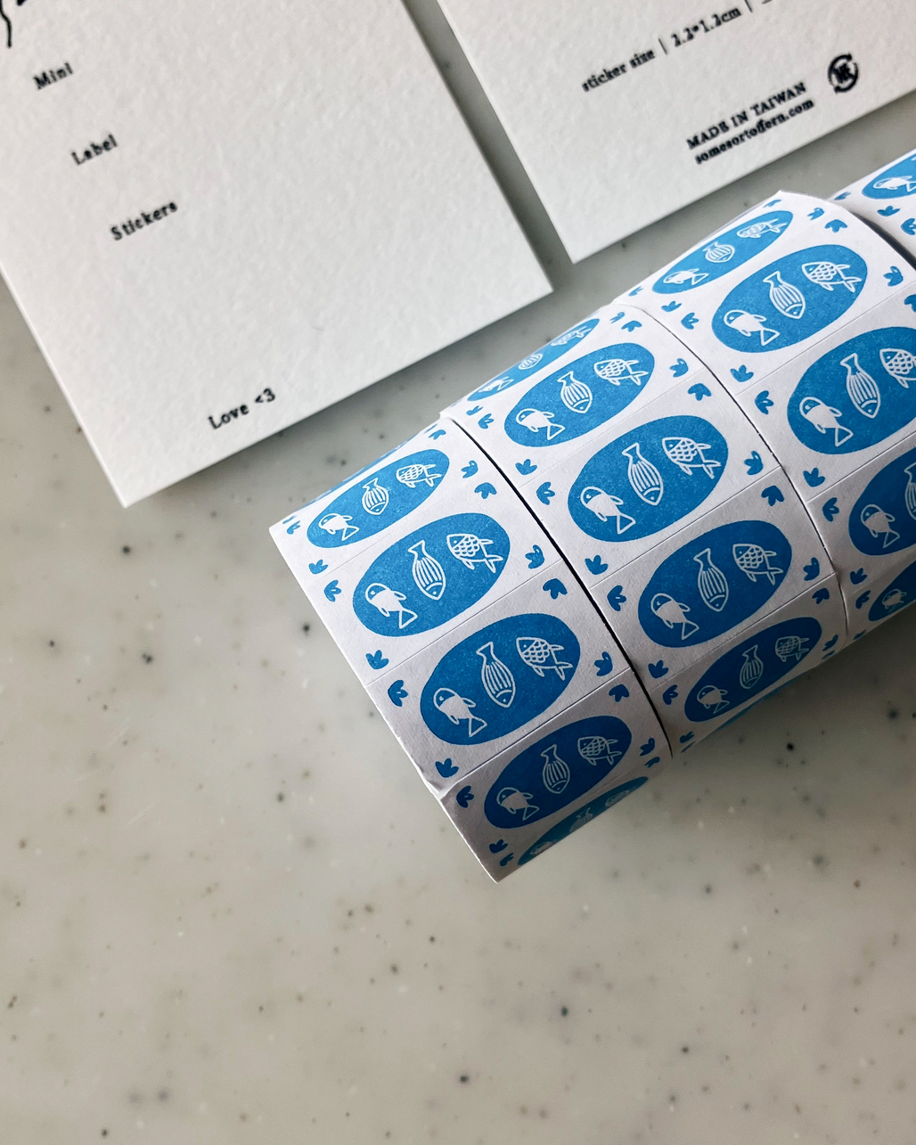 羊君．小魚 𝐦𝐢𝐧𝐢 𝐟𝐢𝐬𝐡𝐞𝐬 標籤機貼紙膠帶捲 <整捲/分裝>