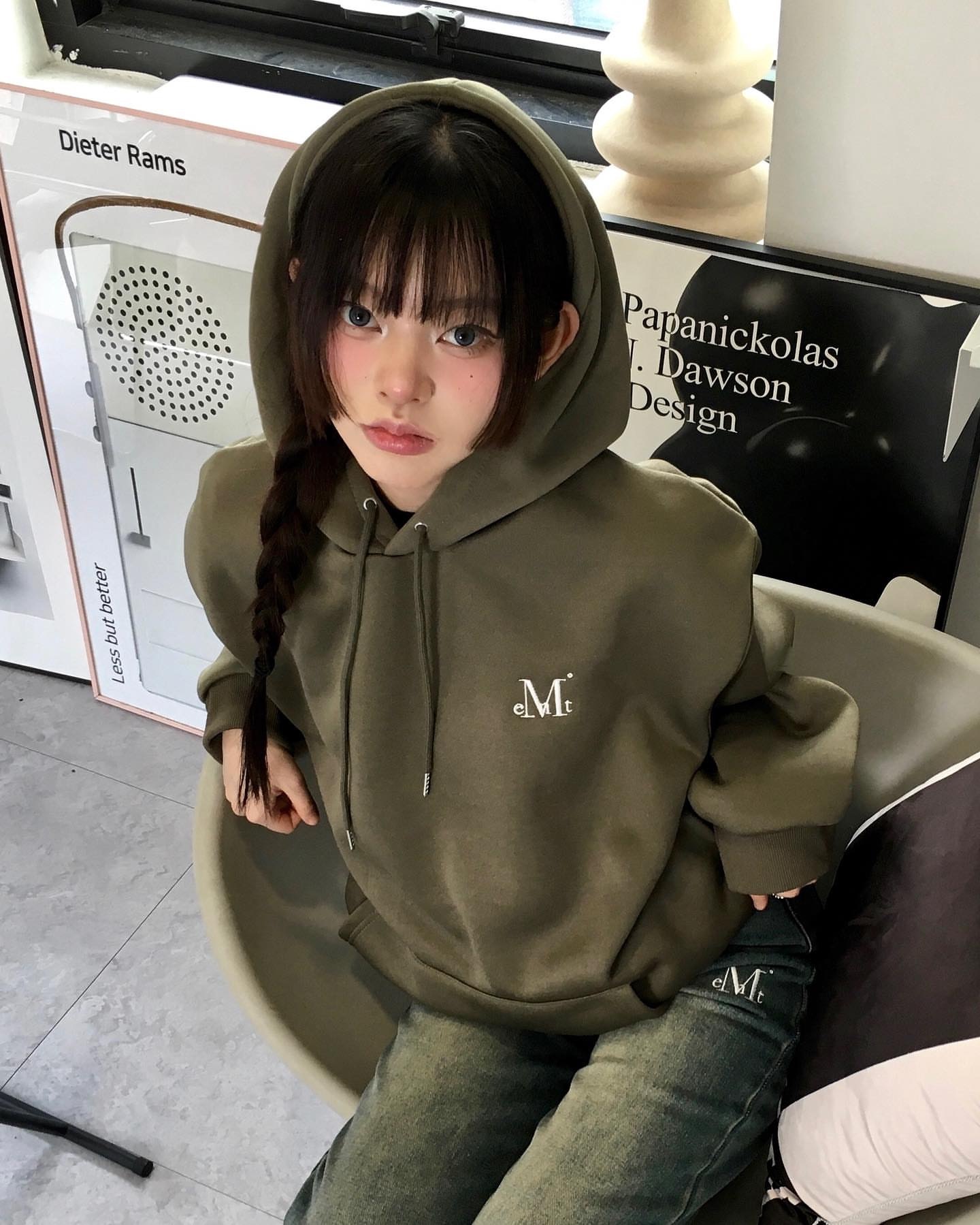 【現貨】韓國代購 MUCENT 經典 刺繡 Logo 帽Tee 多色可選