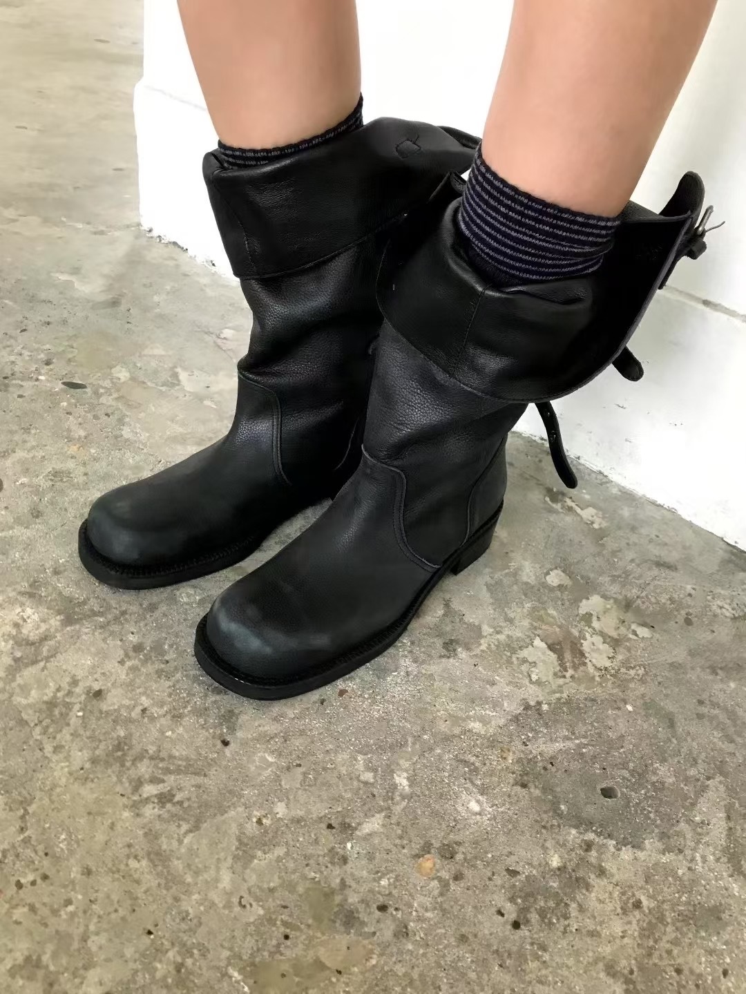 Strap calf boots