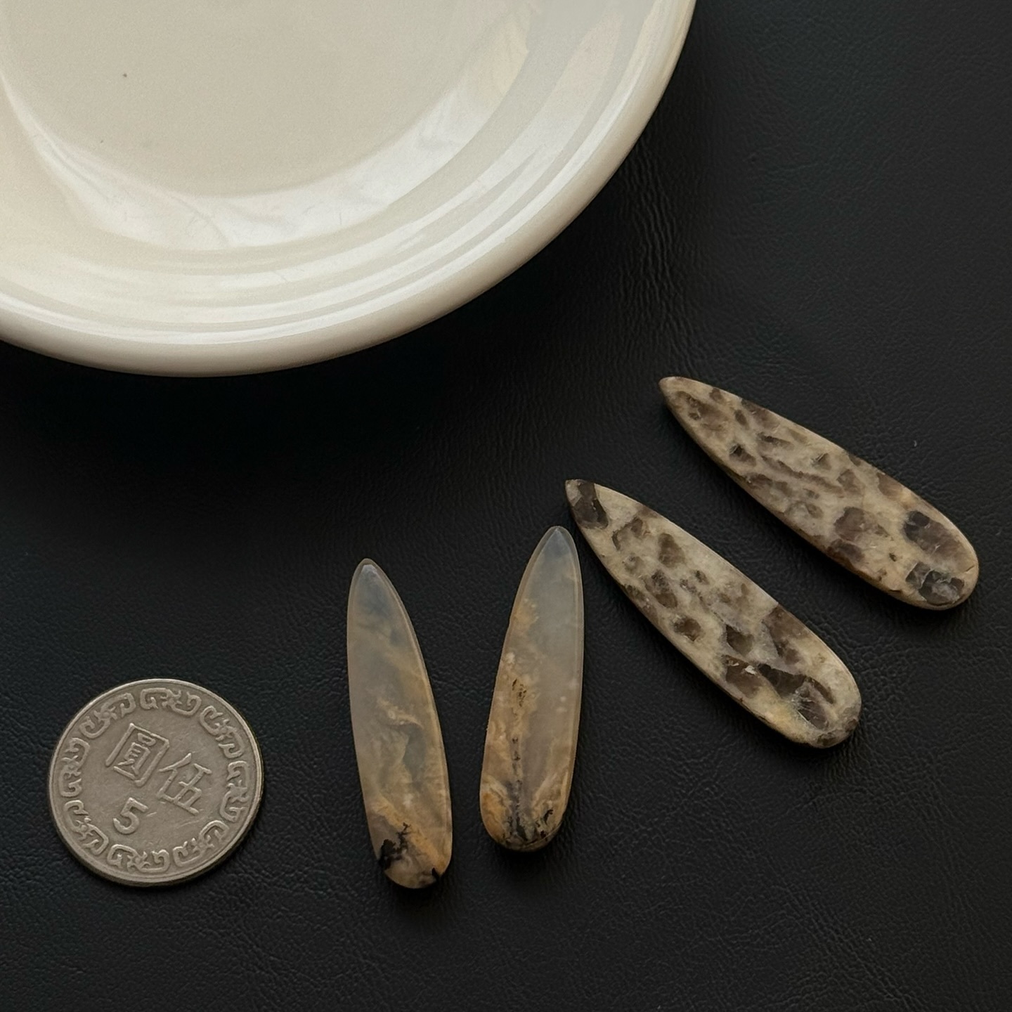 [原石] 印尼 雪松蛋白石