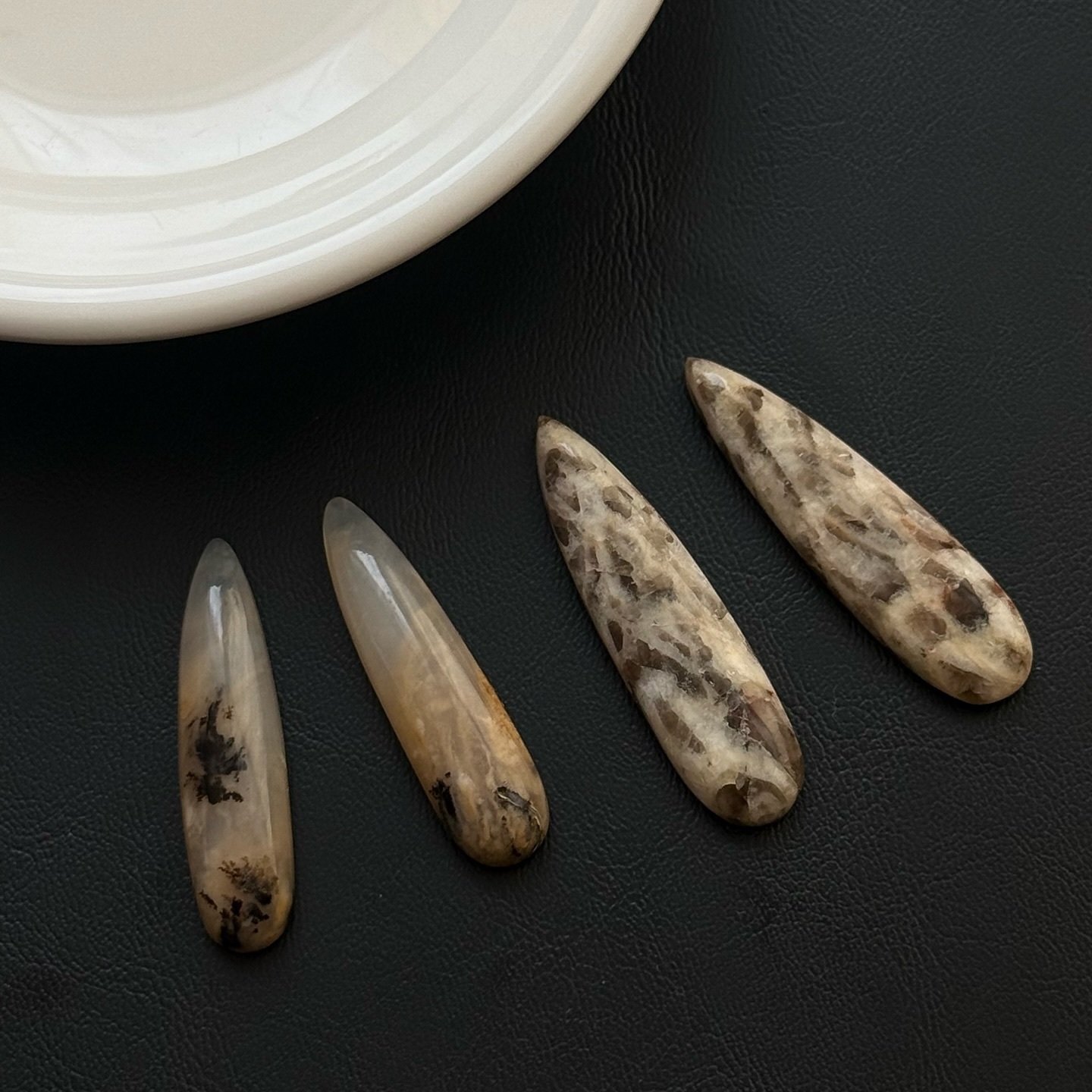 [原石] 印尼 雪松蛋白石