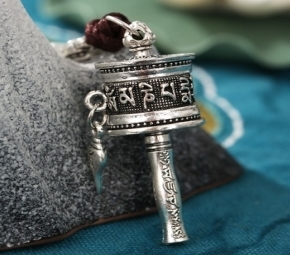 KKZSL0327011 藏式尼泊尔六字真言 转经轮挂坠 $69買一送一