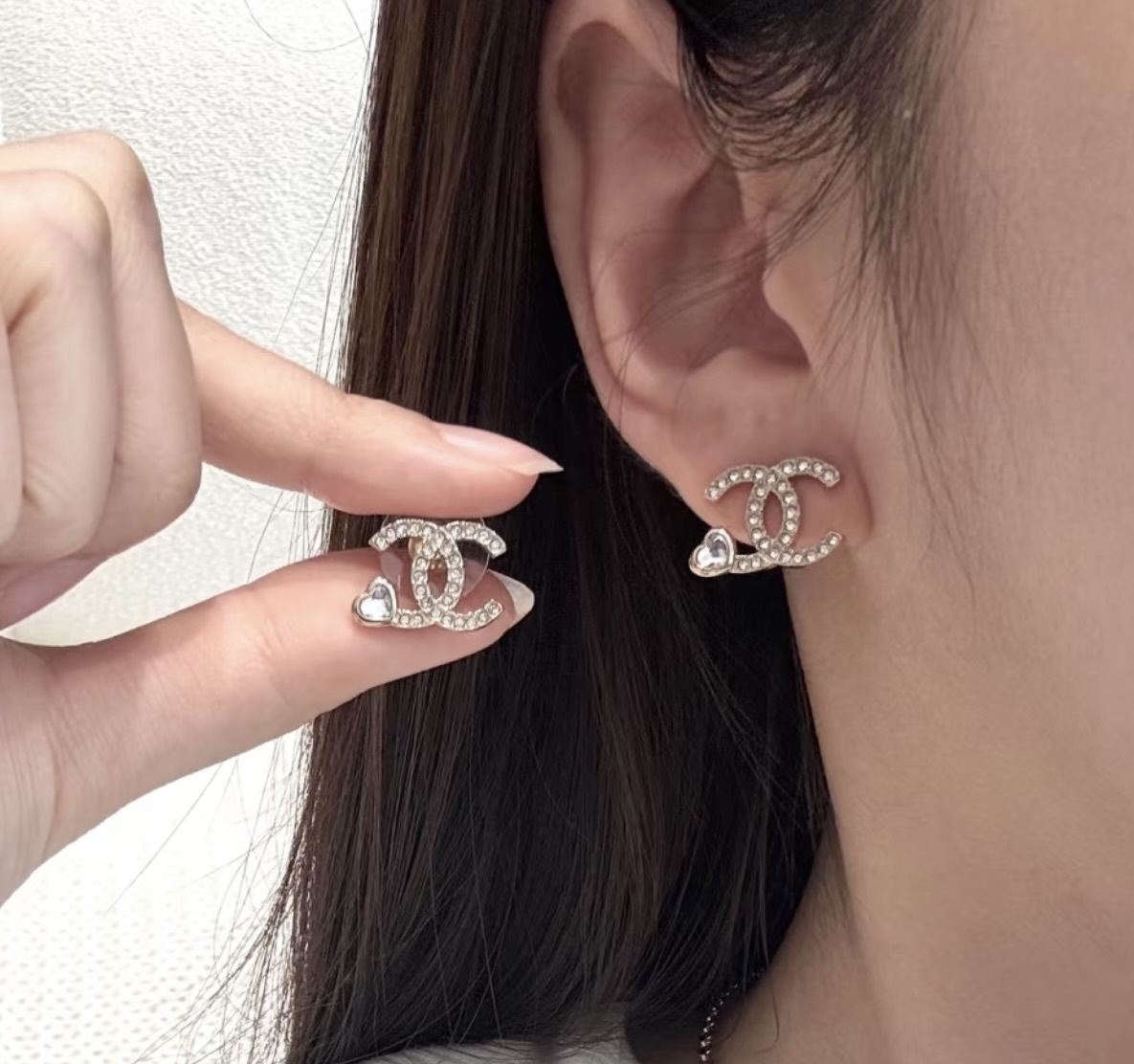CHANEL 25B Crystal CC Logo Earrings with Heart ABG248