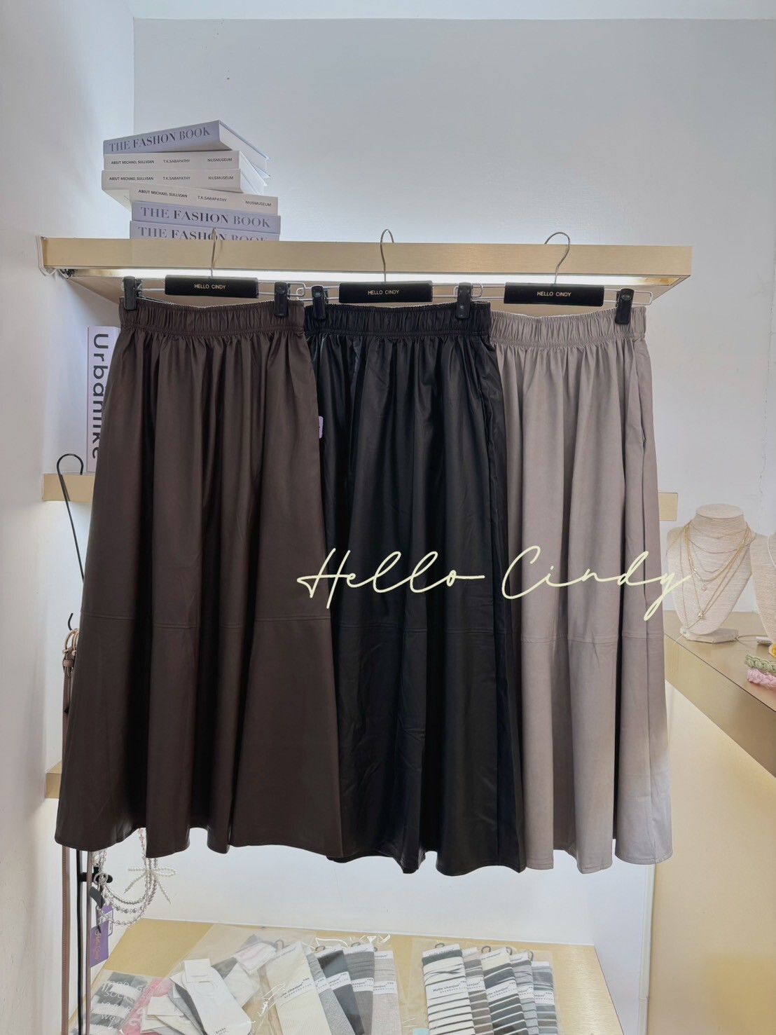 B09062-艾蜜莉的巴黎優雅皮感長裙