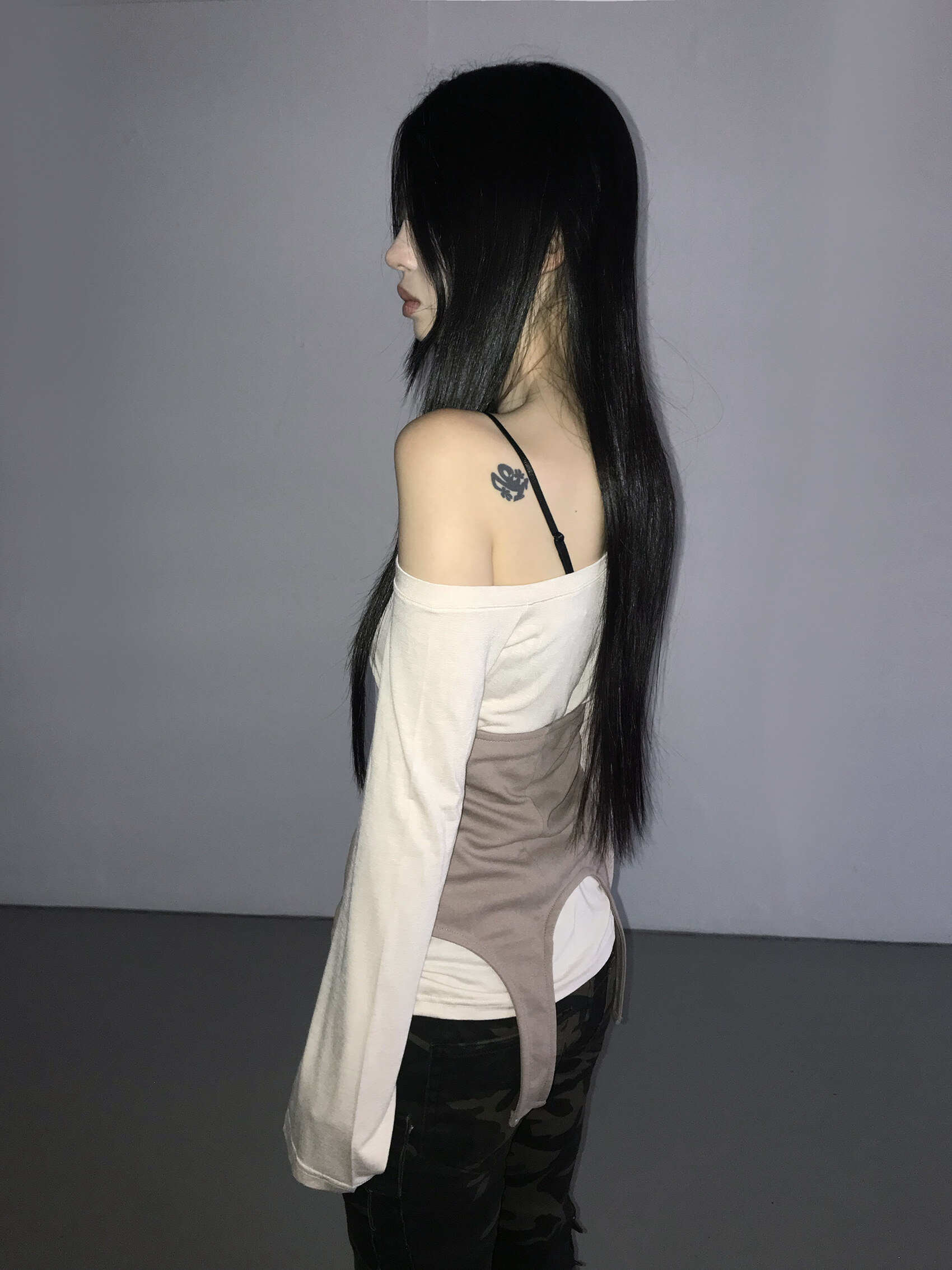 【代購】THEAIRTOWN  hazel corset top 合身 斜肩 長袖