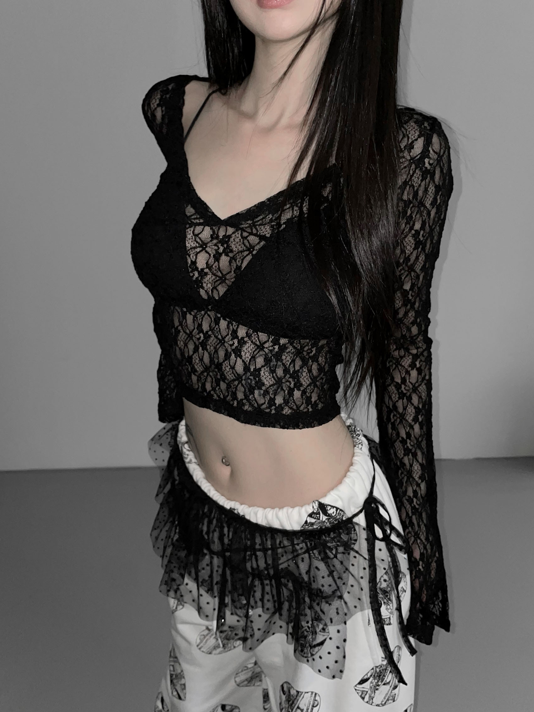 【代購】THEAIRTOWN  choco lace bugle top 蕾絲 鏤空 短版 上衣