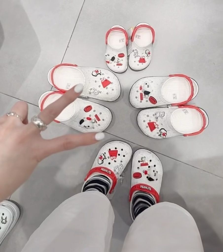 【預購】CROCS Kids' Peanuts H092381 童裝洞洞鞋