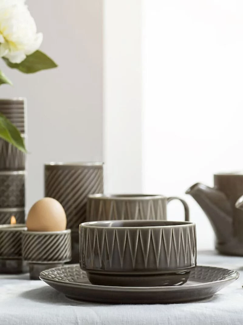 Sagaform-Coffee & More 湯碗,灰色,搭配餐盤,營造舒適且正式的用餐環境
