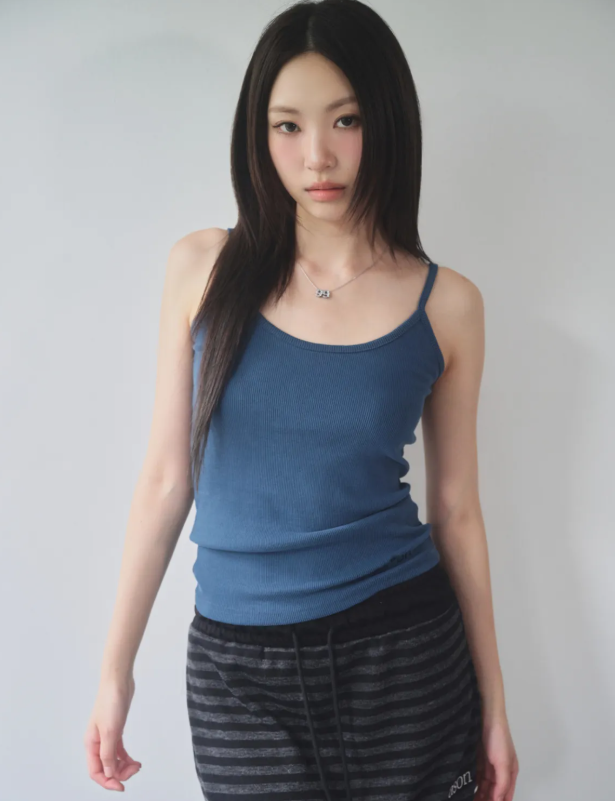 【代購】ASON SSIN SLEEVELESS 合身吊帶背心 吊帶背心 U領背心 基礎款 小可愛 內搭 背心 四色 黑 白 灰 藍綠