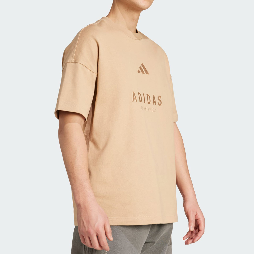 Adidas M A Szn G T 男款 卡其色 刺繡 Logo T恤 休閒 運動 短袖 JL6551