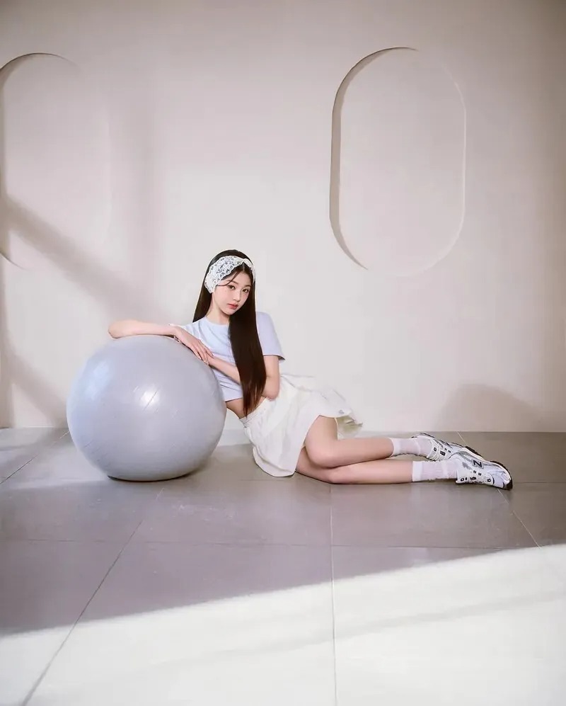 限時特價現貨┃張員瑛 new balance 204 U204  奶油 銀白 黑銀 薄底鞋