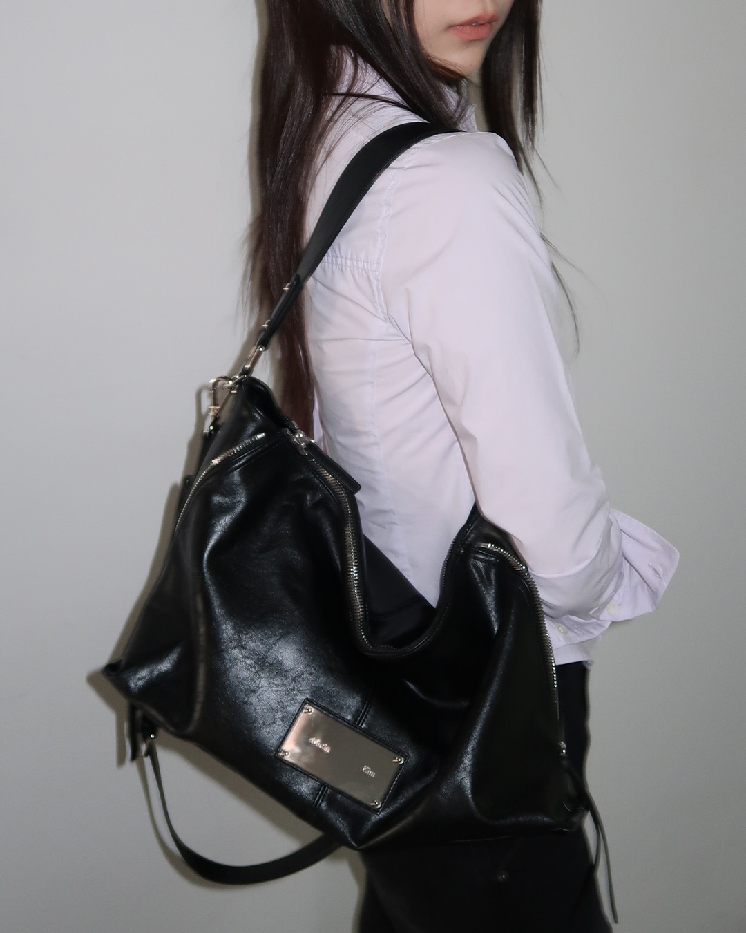 SIDE ZIPPER SHOULDER BAG