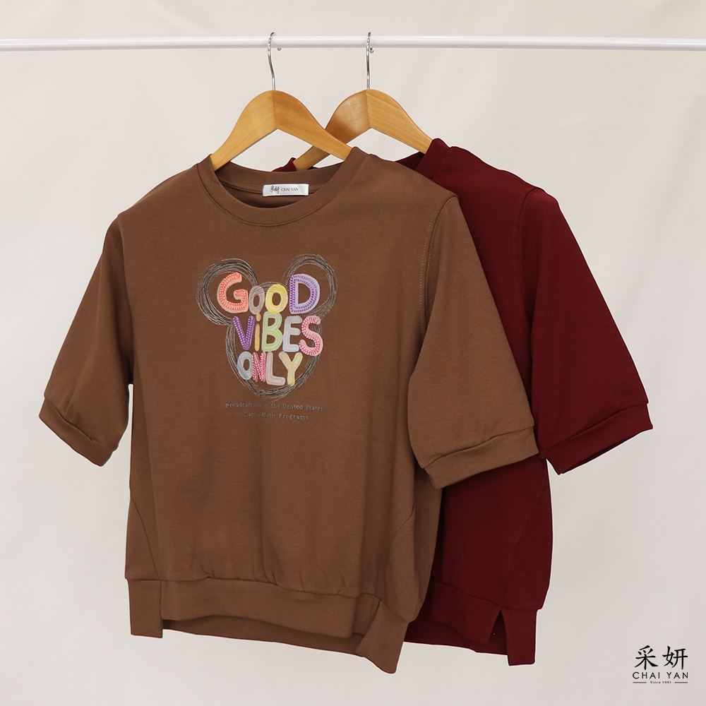 卡通字母印花立體刺繡圓領半袖上衣