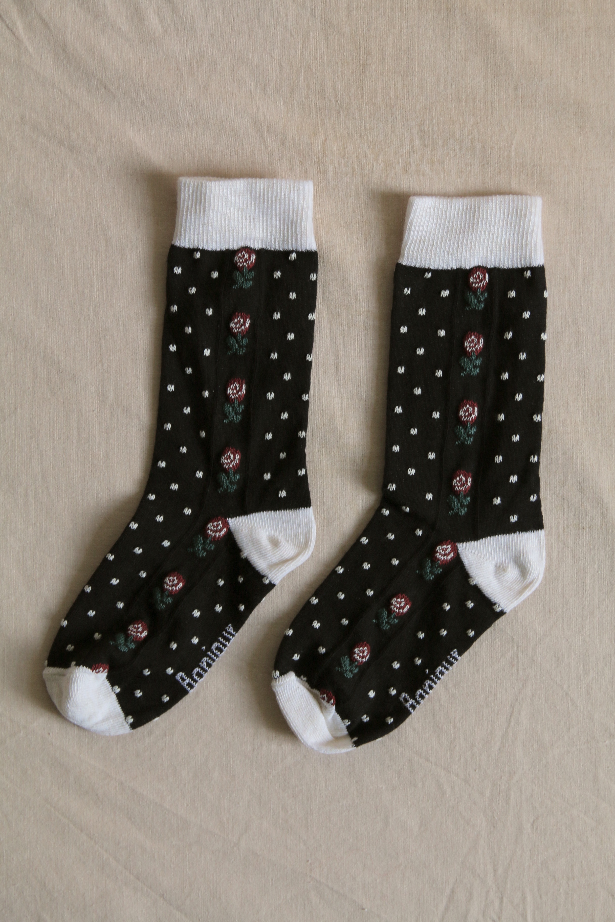 BONJOUR DIARY 森林小花襪Dots/flowers socks black