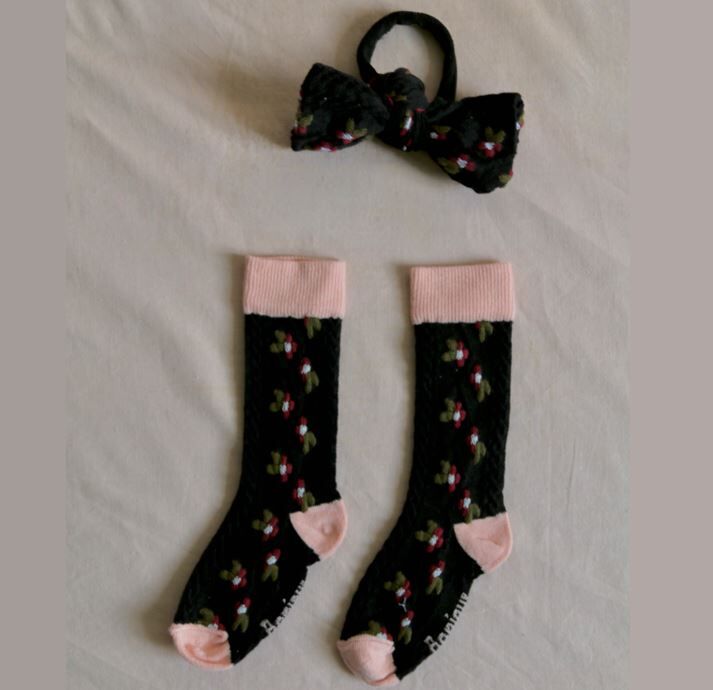 BONJOUR DIARY 浮雕花襪和髮圈  pink/black socks & matching hair knot