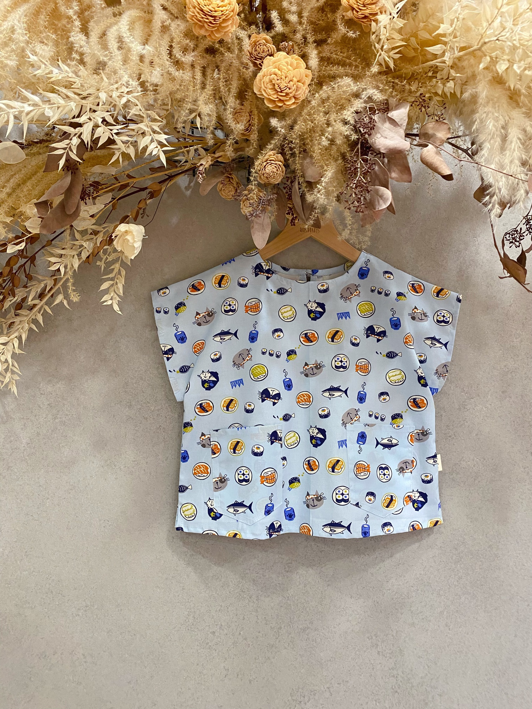 藍壽司貓 落肩上衣（130）