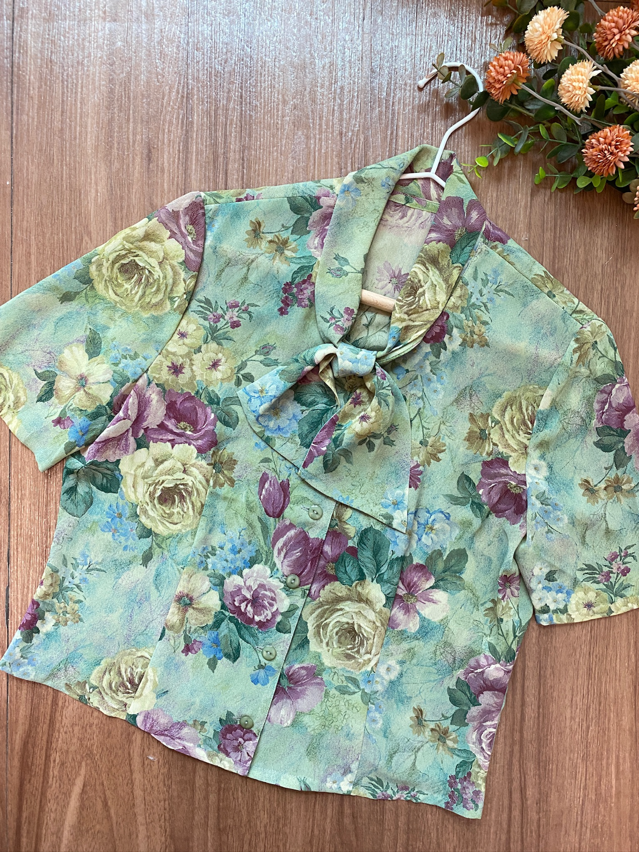 淡綠色浪漫大花古著上衣