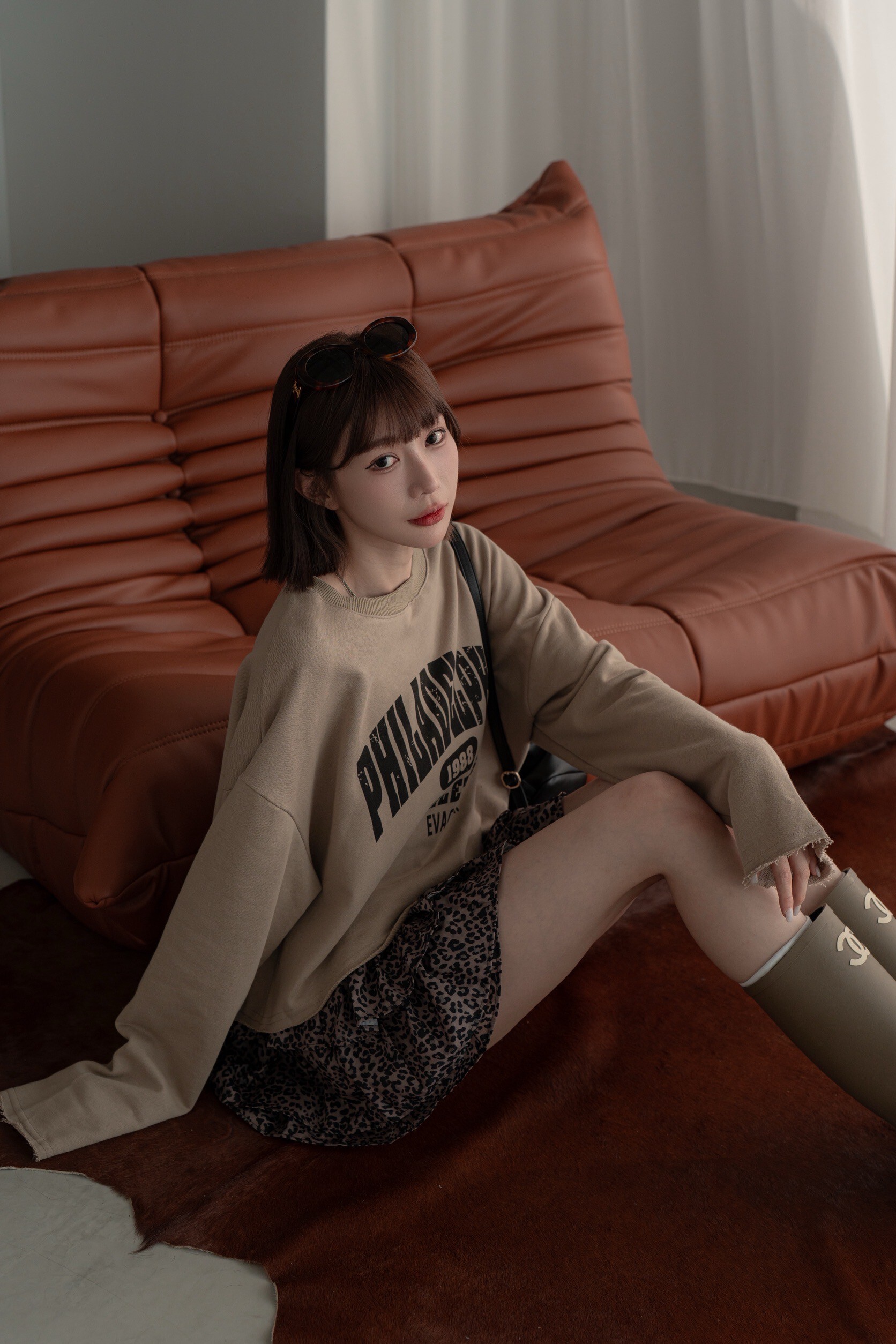 （現貨）#Y128 水洗仿舊字母短版上衣(杏/綠/黃)