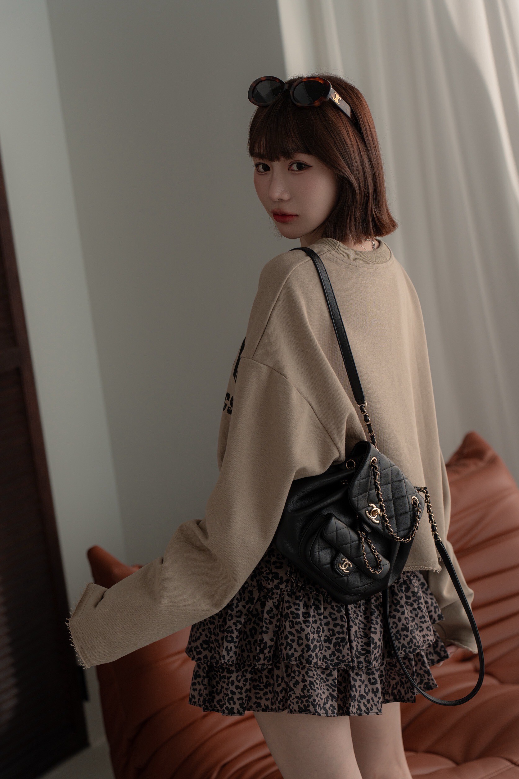 （現貨）#Y128 水洗仿舊字母短版上衣(杏/綠/黃)