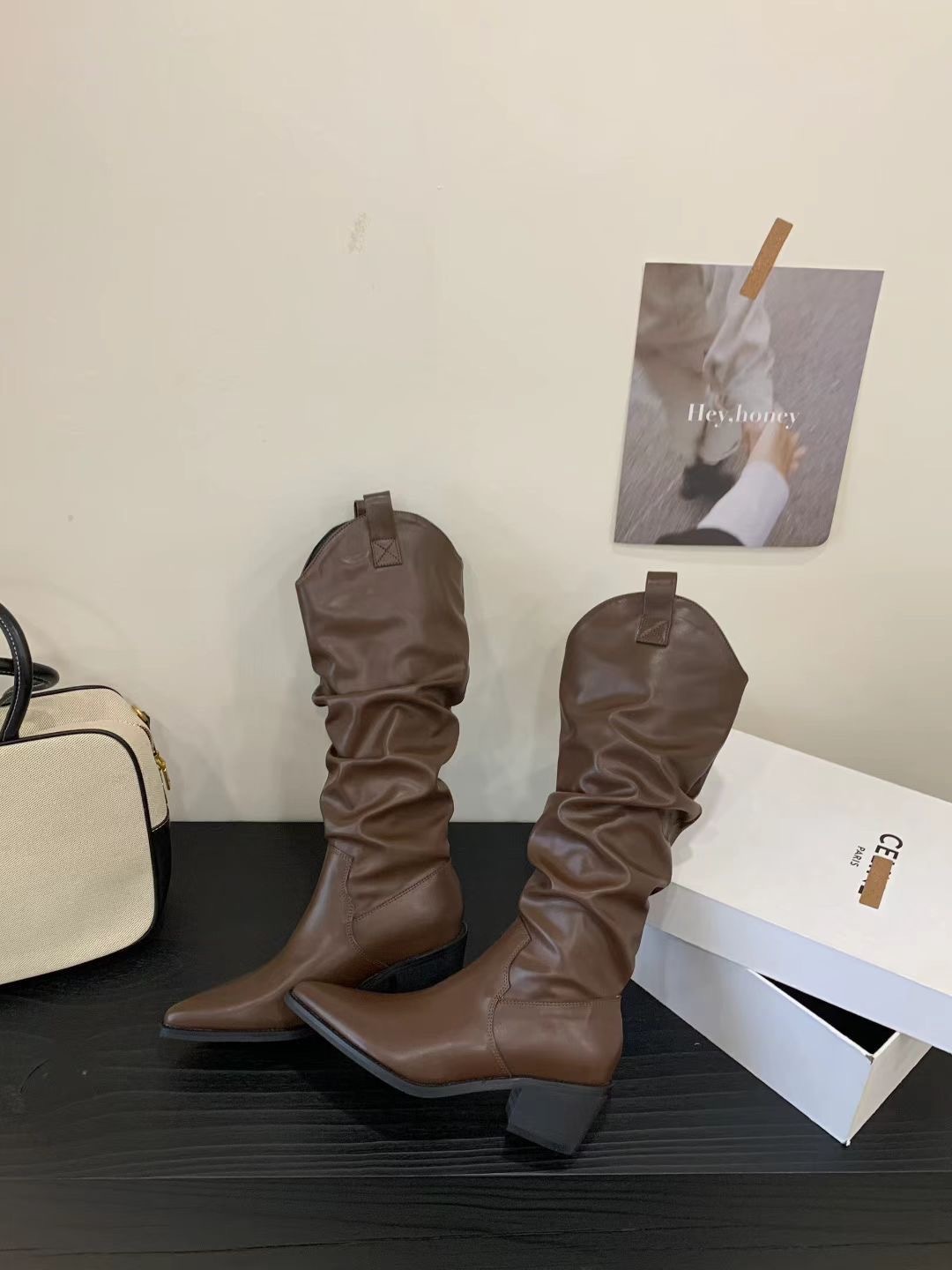 v字抓皺尖頭長靴(黑37)