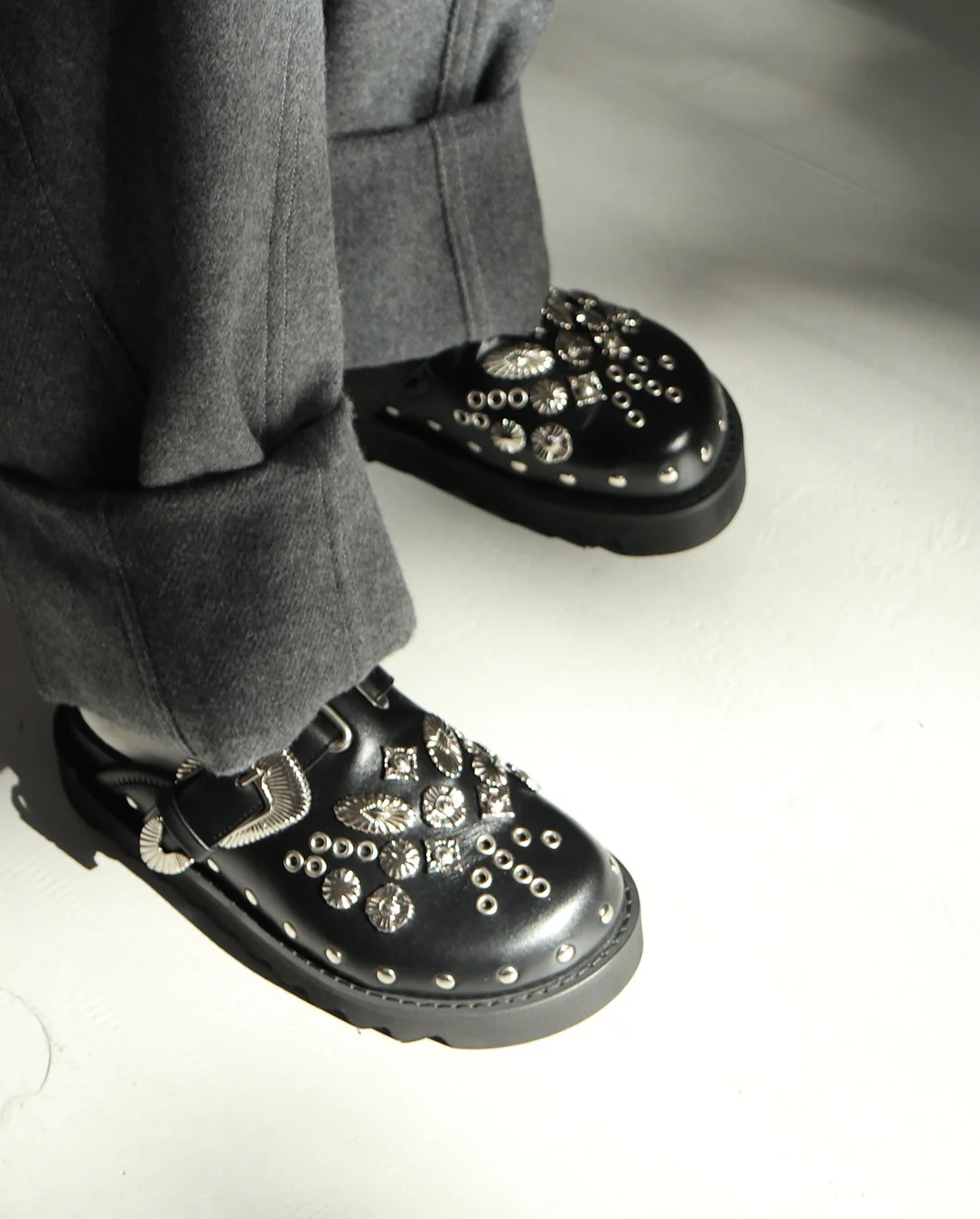 TOGA / Eyelet Metal Sabot