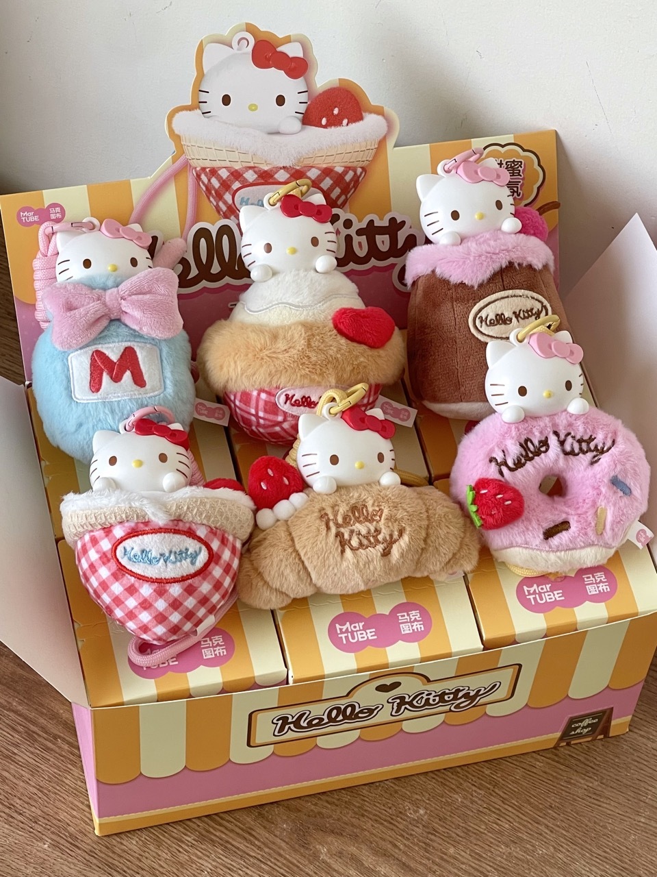 SANRIO 三麗鷗家族 HELLO KITTY 下午茶烘焙系列 香薰 芳香 吊飾 鑰匙圈 盲盒 / 預購