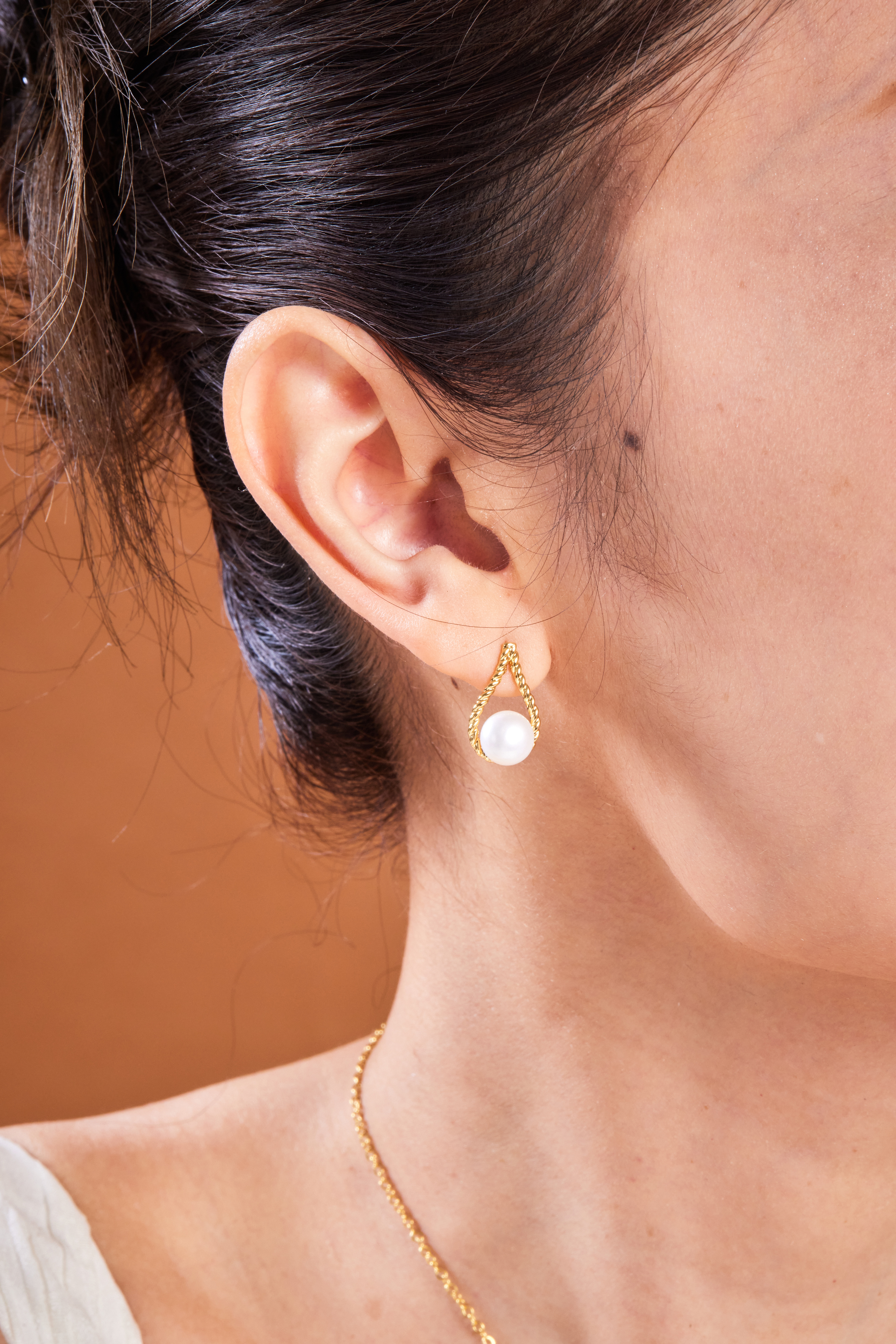 E2449 | 14kgf水滴壓紋珍珠耳環